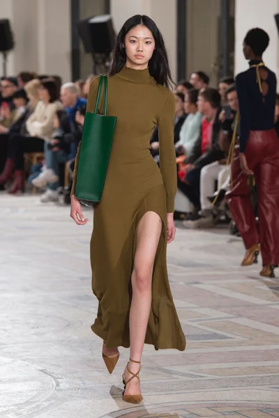 Look 9